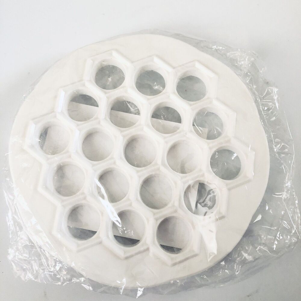 Dumpling/Ravioli Dough Maker/Press‎ Mould (19 Holes)-NEW